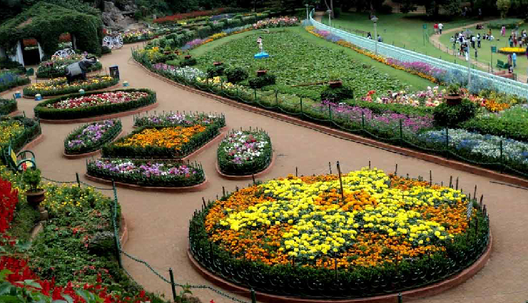 ooty sightseeing spots,beautiful tourist attractions,nilgiri mountains,queen of the blue hills,doddabetta peak,government botanical gardens,ooty rose garden,ooty lake,st. stephen’s church,dolphin’s nose viewpoint,coonoor attractions,sim’s park,hill station destinations,natural wonders,tourist packages,travel experiences,sightseeing tours,hill station vacations,romantic getaways,scenic beauty