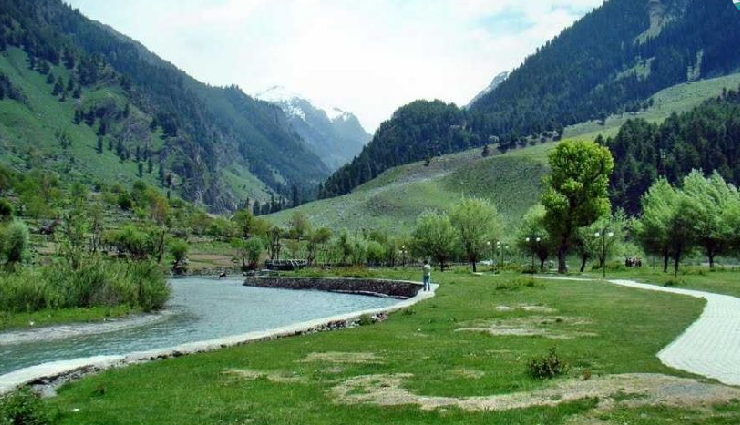 best valleys in kashmir,picturesque kashmir valleys,top kashmir valley experiences,scenic landscapes in jammu and kashmir,nature retreats in kashmir,must-visit valleys in the kashmir region,enchanting meadows of aru valley,adventure in gulmarg valley,betaab valley film location,poonch valley attractions,sindh valley historical significance,nubra valley ladakh,orchards in nubra valley,kashmir travel itinerary,jammu and kashmir tourism destinations