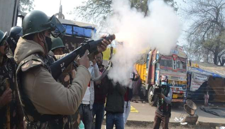 सिंघु बॉर्डर खाली करवाने पहुंचे लोगों और किसानों के बीच हुई भिड़ंत, SHO पर किया तलवार से हमला 