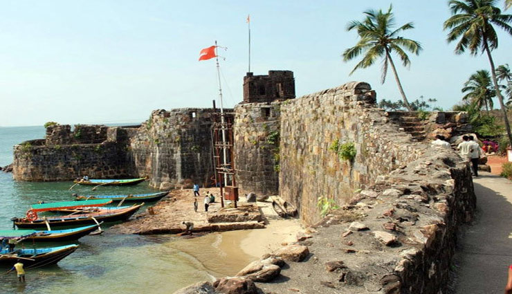 mumbai forts,historic forts,visit historic forts,palghar,vasai,sindhu durg,bombay fort