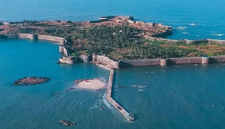 maharashtra forts,historical forts in maharashtra,fort tourism in maharashtra,top forts to visit in maharashtra,maharashtra rich heritage forts,must-see forts in maharashtra,forts with scenic views in maharashtra,maharashtra ancient forts,best forts to explore in maharashtra,maharashtra top fort destinations