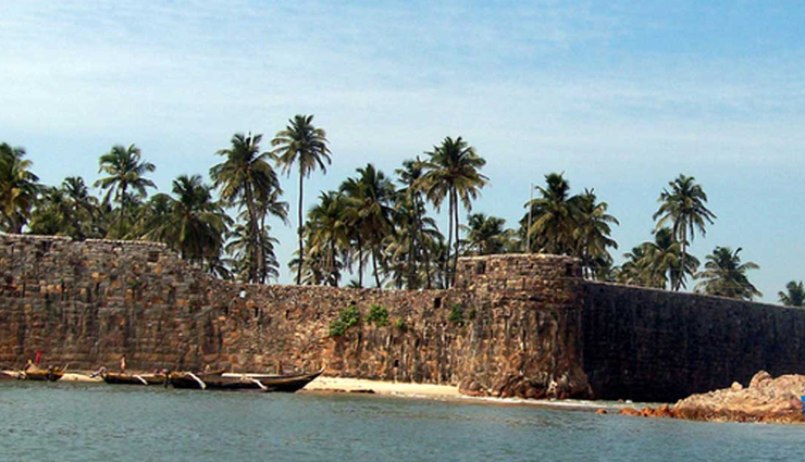travel tips,travel guide,sindhudurg fort