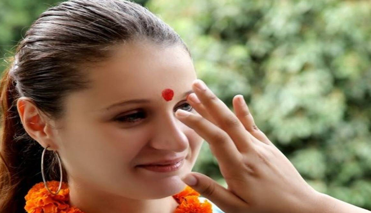 astrology tips,astrology tips in hindi,positivity in life,tilak on head