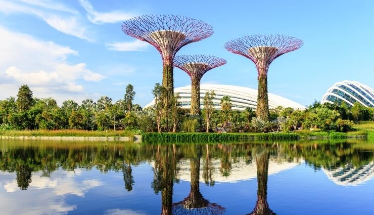 singapore,places to visit in singapore,tourist attraction in singapore,marina bay sands,merlion statue,suntec city,buddha tooth relic temple,gardens by the bay,singapore flyer