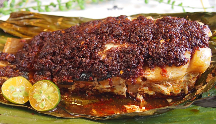 frog porridge,hainanese chicken rice,char kway teow,bak chor mee,sambal stingray,singapore,street food in singapore,street food