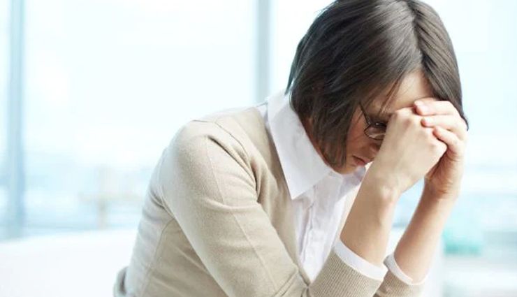 water chestnut nutrition facts,singhara aquatic vegetable,indian water chestnut recipes,singhara flour uses,nutritional benefits of singhara,navratri recipes with water chestnut,singhara chapati and pakora recipes,cooking with singhara in india,water chestnut cultivation methods,health benefits of aquatic vegetables