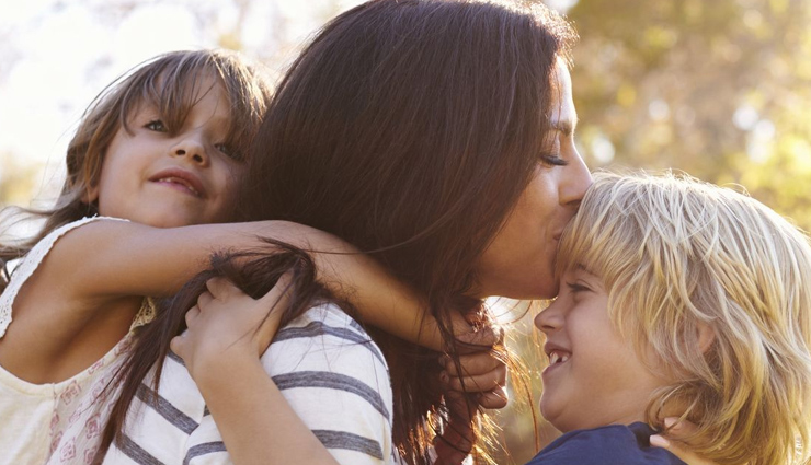 single parenting advantages,positives of being a single parent,benefits of solo parenting,thriving as a single parent,strengths of single-parent families,advantages of raising a child alone,positive aspects of single parenting,successful single parenting,single parenting benefits for children,navigating single parenthood positively