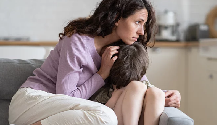 single mom challenges,difficulties faced by single mothers,coping as a single mother,single parenting hardships,challenges of solo motherhood,struggles of being a single mom,balancing single motherhood,overcoming single parenting challenges,managing as a single mom,single mom hurdles