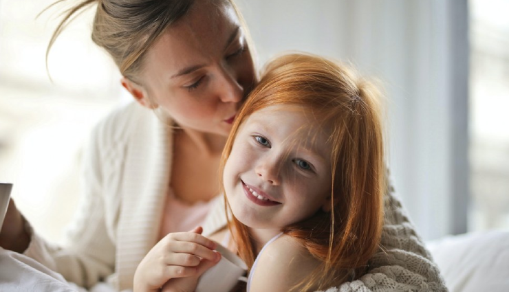 single parenting advantages,disadvantages of single parenting,single parenting pros and cons,challenges of single parenting,benefits of being a single parent,single parent family dynamics,positive aspects of single parenting,drawbacks of single parenting,coping with single parenting challenges