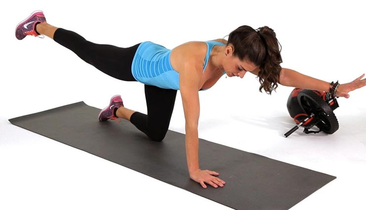 कमर दर्द से छुटकारा दिलाएंगी ये 3 एक्सरसाइज, दिनचर्या में करें शामिल