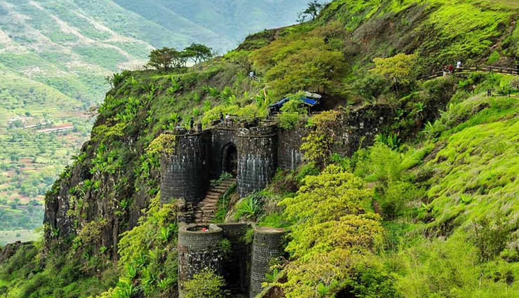 places to explore near pune,weekend getaways from pune,best places to visit near pune,top destinations near pune,pune nearby attractions,two-day trips near pune,family getaways near pune,pune travel guide,scenic spots near pune,pune weekend destinations