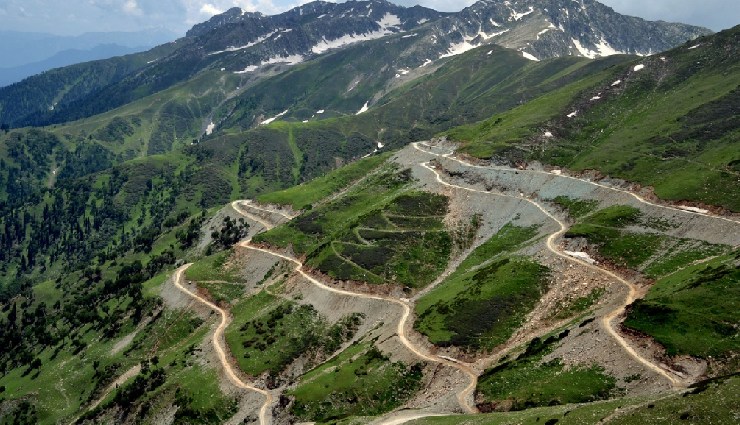 pahalgam tourist places,best places to visit in pahalgam,pahalgam sightseeing,pahalgam travel guide,betaab valley,aru valley,sheshnag lake,tulian lake,kolahoi glacier trek,pahalgam golf course,mamleshwar temple,chandanwari,avantipur temple,sinthan top,things to do in pahalgam