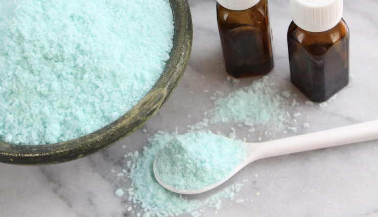 common cold,cold remedies,cold is a virus,home remedies to treat cold,runny nose,cough,nasal congestion,sore throat,sneezing,watery eyes,mild headache,mild fatigue,body aches,and fever,heath,Health tips