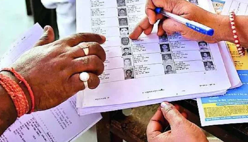 SIR के साइड इफेक्ट: BLO ड्यूटी से परेशान शिक्षिका ने त्यागपत्र दिया, कई कर्मचारी बीमार