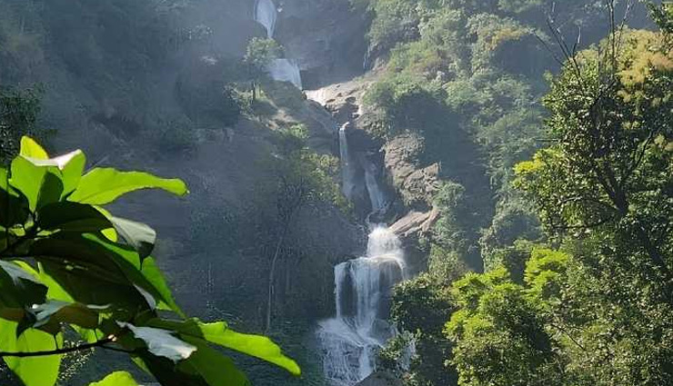 waterfalls in tamil nadu,best waterfalls to visit in tamil nadu,tamil nadu waterfalls list,waterfalls near coimbatore,courtallam waterfalls,monkey waterfalls,agaya gangai waterfalls,siruvani waterfalls,agasthiyar waterfalls,kodiveri waterfalls,thirumoorthy waterfalls,kumbakarai waterfalls,hogenakkal waterfalls,thirparappu waterfalls,top waterfalls in tamil nadu,must-visit waterfalls in tamil nadu