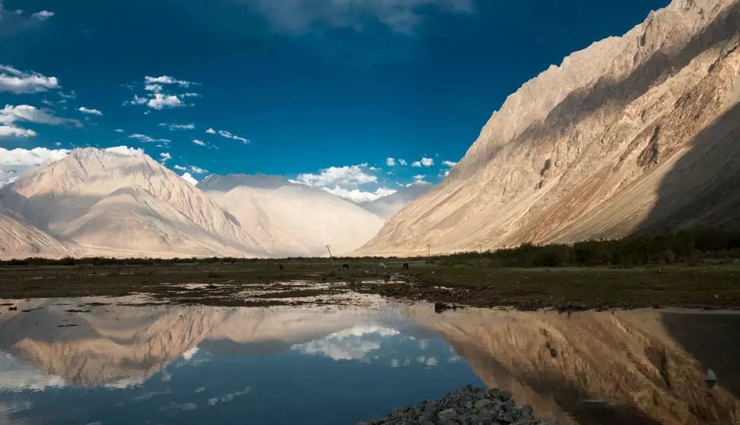 must visit sites in india,india,must visit places in india,hill forts of rajasthan,ajanta and ellora caves,nubra valley,varanasi,the great rann of kutch,majuli,taj-ul masajid,living root bridges of meghalaya,thanumalayan temple,the khajuraho group of monuments