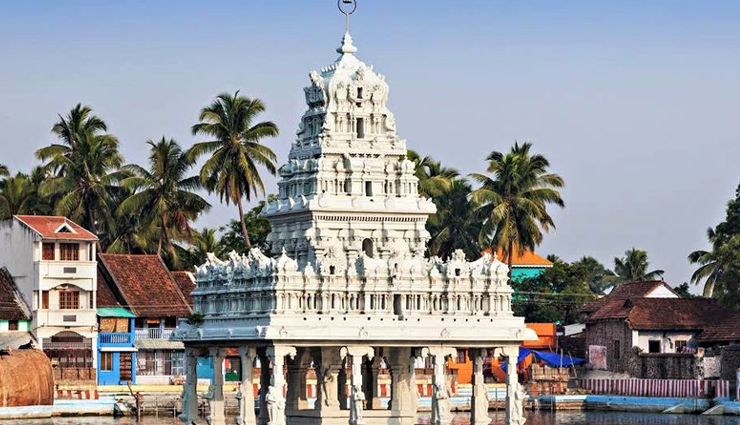 must visit sites in india,india,must visit places in india,hill forts of rajasthan,ajanta and ellora caves,nubra valley,varanasi,the great rann of kutch,majuli,taj-ul masajid,living root bridges of meghalaya,thanumalayan temple,the khajuraho group of monuments