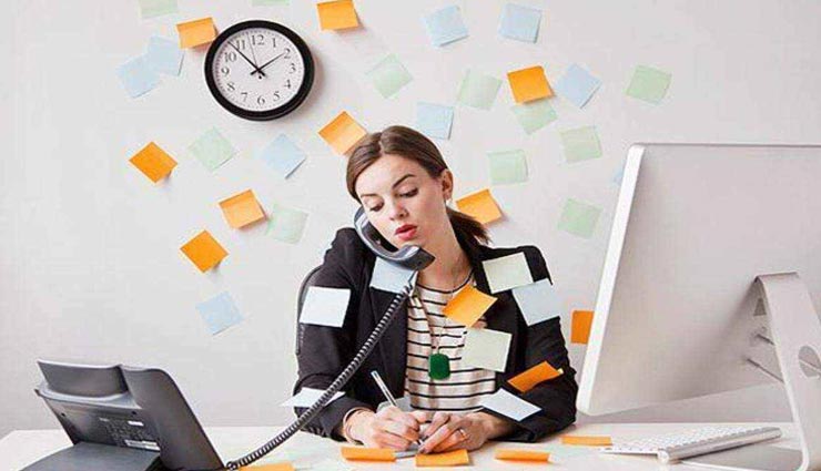 क्या आप भी करते हैं कई घंटों की Sitting Job, इस तरह रखें अपनी सेहत का ख्याल