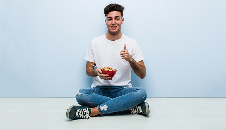 5 Health Benefits of Sitting on Floor While Eating