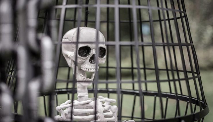 लक्ष्मणगढ़ : रूह कंपा देने वाला हादसा, वर्षों से बंद नोहरे में लटका मिला पुरुष का कंकाल