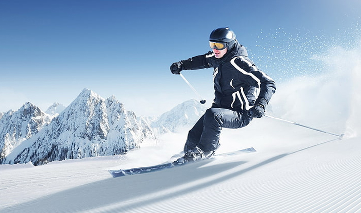 लेना चाहते हैं स्कीइंग का आनंद, चले आइये देश की इन 8 खूबसूरत लोकेशन 
