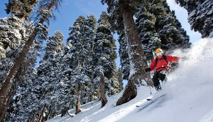 skiing in jammu and kashmir,pahalgam skiing,gulmarg skiing,sonamarg skiing,pulwama skiing,best skiing spots in kashmir,skiing season in kashmir,ski resorts in jammu and kashmir,adventure activities in kashmir
