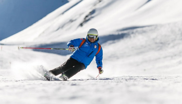 skiing in jammu and kashmir,pahalgam skiing,gulmarg skiing,sonamarg skiing,pulwama skiing,best skiing spots in kashmir,skiing season in kashmir,ski resorts in jammu and kashmir,adventure activities in kashmir