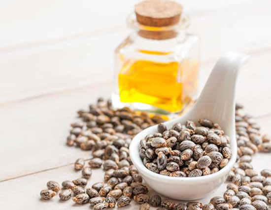 5 Ways Castor Oil Can Make You Look More Beautiful Naturally