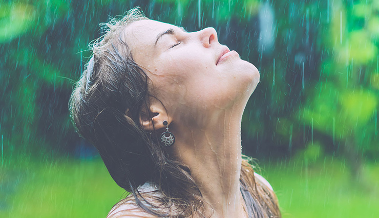 Monsoon Skin Care: इन घरेलू नुस्खों से बरसात में स्किन को बचाएं इंफेक्शन से, निखर आएगा चेहरा