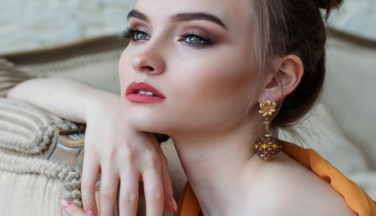 स्किन की चमक बढ़ाने का काम करेगी रात को सोने से पहले लगाई गई यह चीज