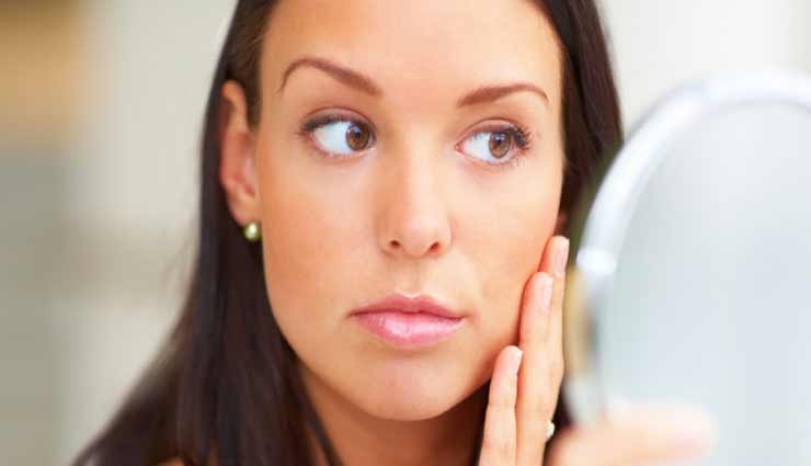 आपकी त्वचा को नुकसान पहुंचा सकती हैं ये गलतियां, सोने से पहले जरूर रखें इनका ध्यान