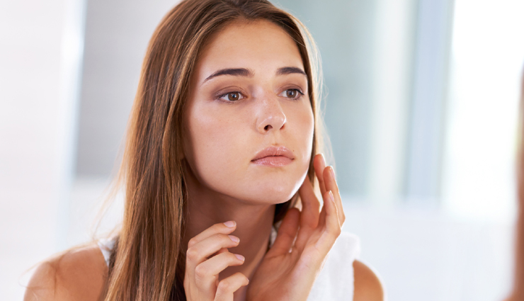 makeup,sleep with makeup,bad effects of overnight makeup,glamorous,young,sexy,beauty,beauty tips