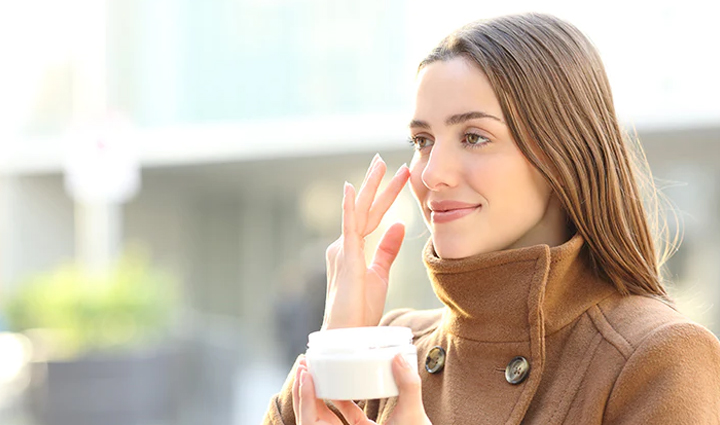 keep these special things in mind for skin care in winter you will get glowing skin,beauty tips,beauty hacks,beauty tips in hindi