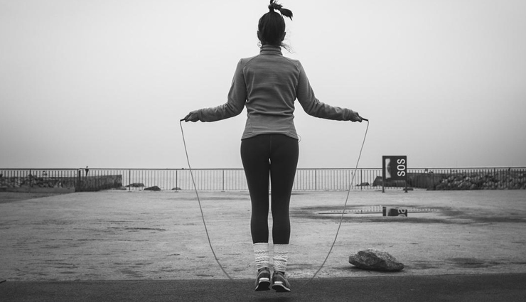 रस्सी कूदने के है ये कमाल के फायदे लेकिन कुछ नुकसान भी, जरुर जाने