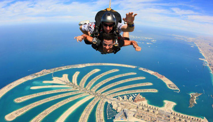 adventurous games,risky games,bungee jumping,sky diving,bull fighting,scuba underwater diving,mountain climbing