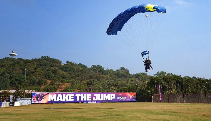 skydiving in india,places for skydiving in india,india,aamby valley,deesa,dhana,narnaul,bir billing,mysore,aligarh,pondicherry