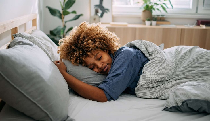 ways to relax after work,unwind after a long day,stress relief after work,recharging after work,mental health after work,relaxation tips,self-care after work,physical and mental health relaxation,tips to de-stress,work-life balance,evening relaxation activities,how to recharge after work,stress management after work