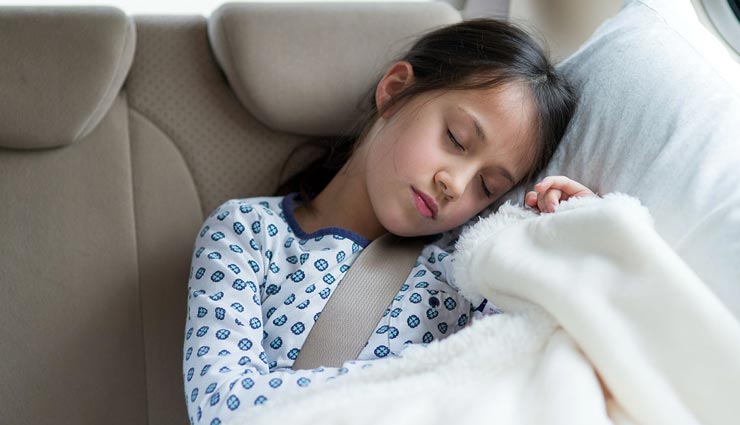 शौर-शराबे के बावजूद आखिर कैसे आ जाती हैं वाहन में बैठते ही नींद, जानें ये अनोखी वजह