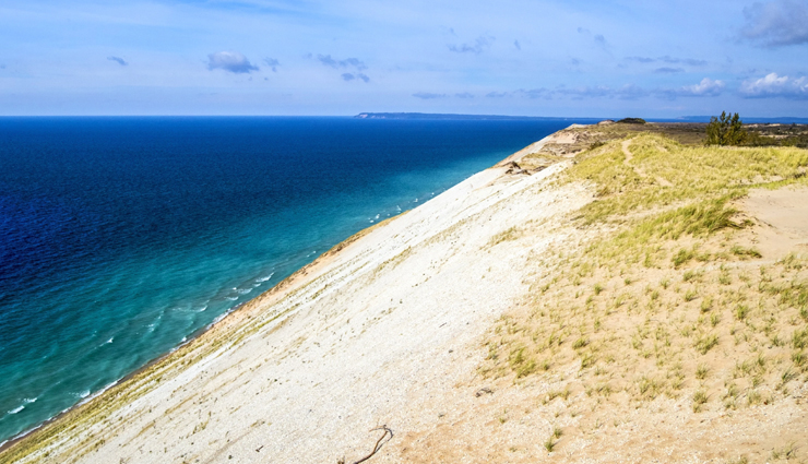 beautiful beaches in michigan,best beaches in the great lake state,scenic beaches to visit in michigan,top beach destinations in michigan,great lake state beach vacations,must-see beaches in michigan,michigan most beautiful beaches,beach getaways in the great lake state,sandy shores in michigan,coastal escapes in michigan