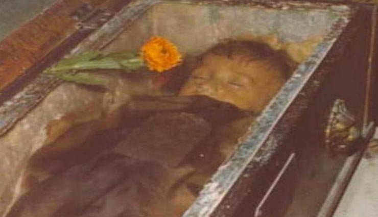 weird news,weird incident,sleeping beauty,died little girl open eyes