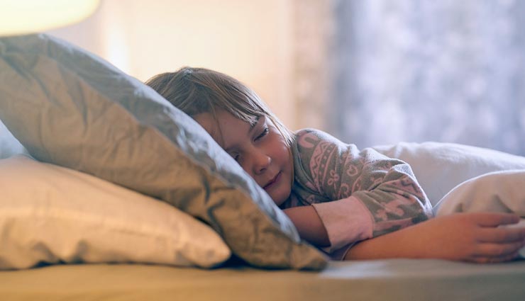 parenting tips,parenting tips in hindi,child to sleep alone