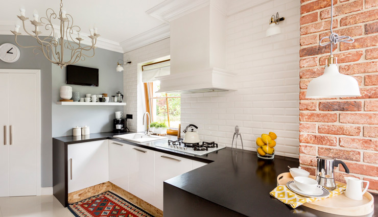 अपने छोटे किचन को बनाना चाहते है बड़ा, जरूर आजमाकर देखें ये टिप्स small kitchen more spacious,kitchen decoration tips