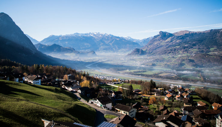 beautiful countries to visit around the world,smallest countries to visit in the world,liechtenstein,the marshall islands,san marino,monaco,tuvalu,nauru