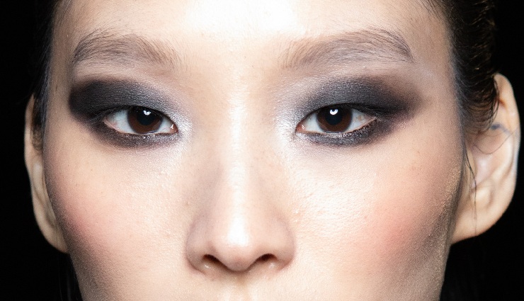 eyeliner mistakes,common eyeliner errors,how to apply eyeliner,eyeliner tips,makeup tips for eyes,eye makeup guide,eyeliner hacks,beauty mistakes to avoid,perfect eyeliner application,eye health and makeup,eyeliner dos and donts,eyeliner rules,eyeliner guide