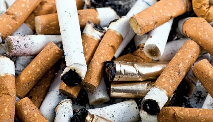 premature wrinkles,causes of wrinkles,early aging skin,fine lines,skin aging factors,lifestyle and wrinkles,anti-aging tips,wrinkle prevention,natural ways to reduce wrinkles,early signs of aging,skincare habits,environmental damage to skin,youthful skin tips,prevent fine lines