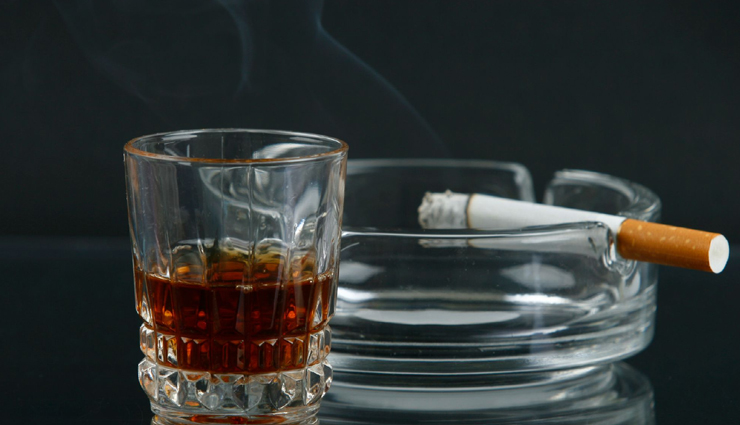 जल्द बदल दें अपनी ये 6 गलत आदतें, कम उम्र में ही छिन जाएगा चहरे का निखार beauty tips,beauty tips in hindi,bad habits