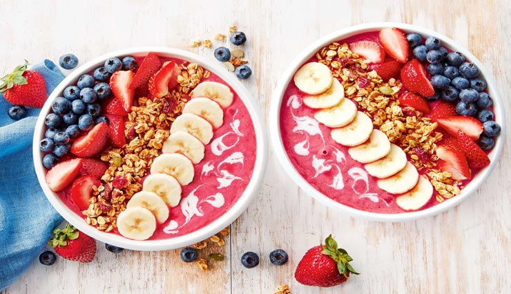 लॉकडाउन रेसिपी : मिनटों में तैयार होती हैं एनर्जी से भरपूर 'स्मूदी बोल' 