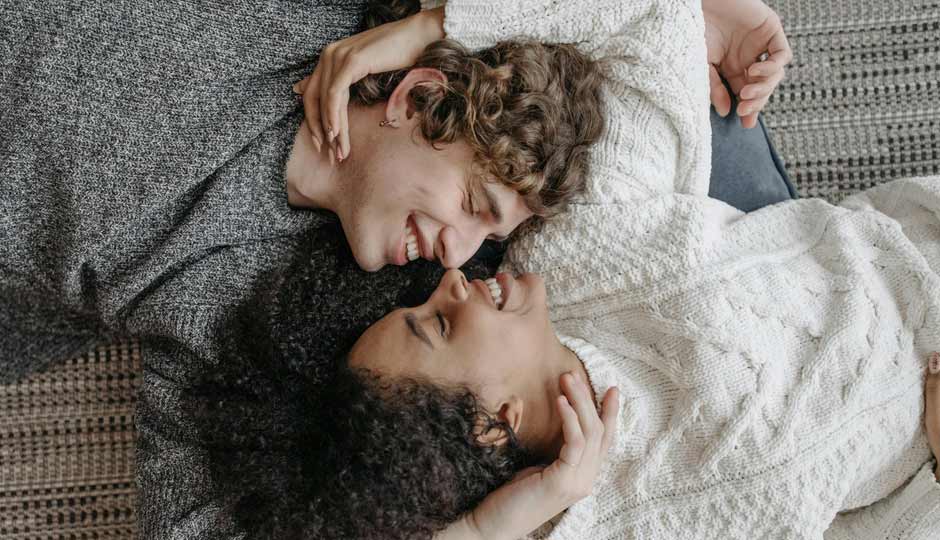 10 Subtle Signs You are Smothering Your Partner