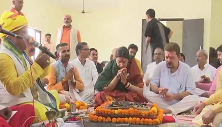 lok sabha election 2019,smriti irani,amethi,nomination,cm yogi,yogi adityanath,bjp,rahul gandhi,congress,news,national news,news in hindi