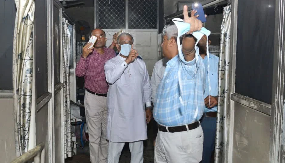 SMS आग की घटना: अस्पताल अधीक्षक और ट्रोमा सेंटर अधीक्षक को हटाया, अधिशाषी अभियंता निलंबित, फायर सेफ्टी एजेंसी पर FIR SMS आग की घटना: अस्पताल अधीक्षक और ट्रोमा सेंटर अधीक्षक को हटाया, अधिशाषी अभियंता निलंबित, फायर सेफ्टी एजेंसी पर FIR